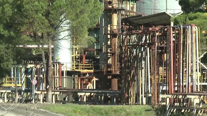 Ora News - Rama përballë naftëtarëve: U garanton statusin, por s'jep datë për rihapjen e rafinerisë