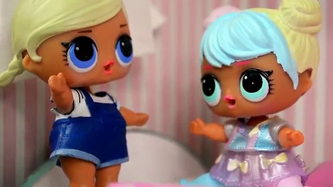 LOL Surprise Dolls Tooth Fairy Visit With Barbie! - Dailymotion Video