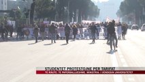 Studentët protestojnë për tarifat - News, Lajme - Vizion Plus