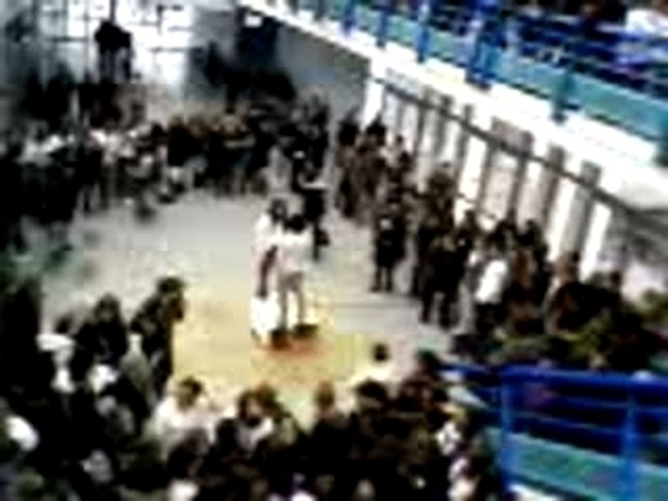 Journée sidaction poeple hall lycée