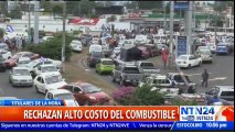 Decenas de taxistas realizaron paro en Managua rechazando el alto costo del combustible