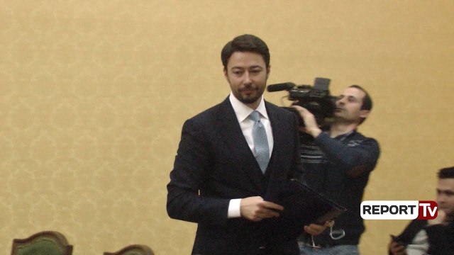 Report TV - Ekskluzive/ Shkëlzen Berisha thirret në Prokurori për skandalin ÇEZ