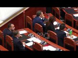Ora News - Opozita voton kundër, Kuvendi rrëzon listën e kandidatëve për KLP dhe KLGJ