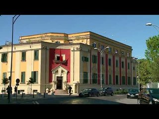 Vlora më lirë se Rinasi - Top Channel Albania - News - Lajme