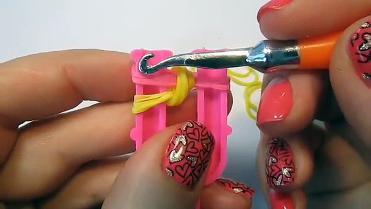 КОЛЬЦО из резинок на рогатке | Rainbow Loom Ring (EASY)