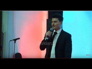 Jo vetem mode/ Rrefehet grimieri i Kim Kardashian: E shaj shqip kur merzitem me te (27.01.2018)