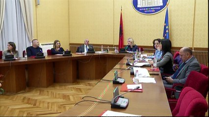 Ora News -  Gallata në Komisionin e Jashtëm, Shehu-Kodhelit: E ça pastaj që më tërheq vërejtje...