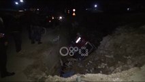 Ora News - Aksident në hyrje të Vlorës, makina përmbyset në kanal