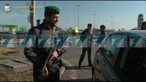 ITALIANET, MAKINA ME TARGA SHQIPTARE, GODITET RRJETI I TRAFIKUT - News, Lajme - Kanali 11