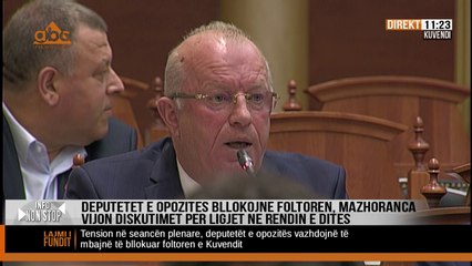 Video/ Dhurata Çupi i ul mikrofonin deputetit të mazhorances, tensione ne Parlament