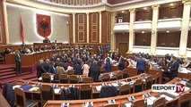 Report TV - Tensionet në Kuvend, opozita kërkon të flas për ekstradimin e Nazer Seitit
