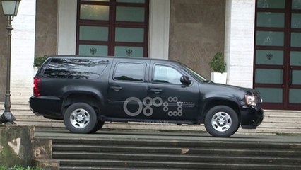 Ora News -  "Tik-taku për peshqit e mëdhenj!" Donald Lu në kryeministri takon Ramën