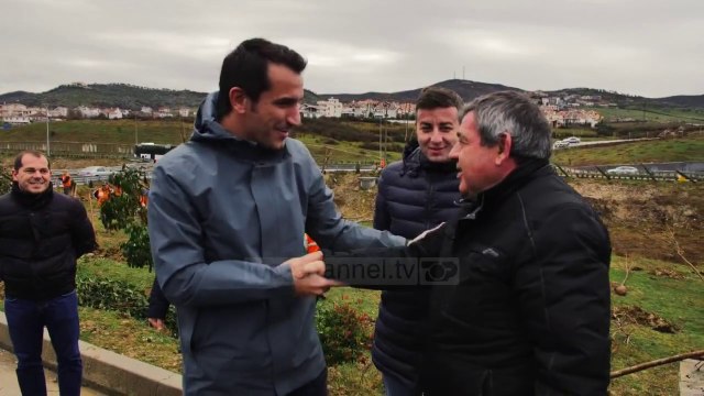 Gazetari Hoxha feston ditëlindjen duke mbjellë 100 pemë - Top Channel Albania - News - Lajme