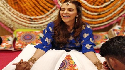 Neha Dhupia Wedding: Neha Flaunts her Mehendi With BIG smile, Pictures goes VIRAL। FilmiBeat