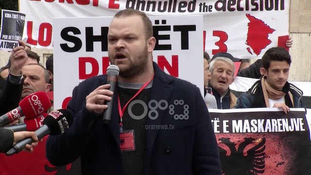 Ora News - Protestë kundër marrëveshjes për detin para Kryeministrisë