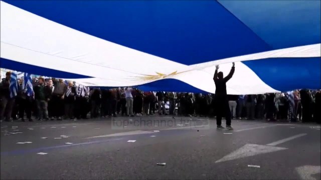 “Maqedonia” nxit tubime masive në Athinë - Top Channel Albania - News - Lajme