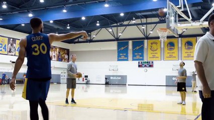 Stephen Curry inscrit 18 tirs à 3-points de suite