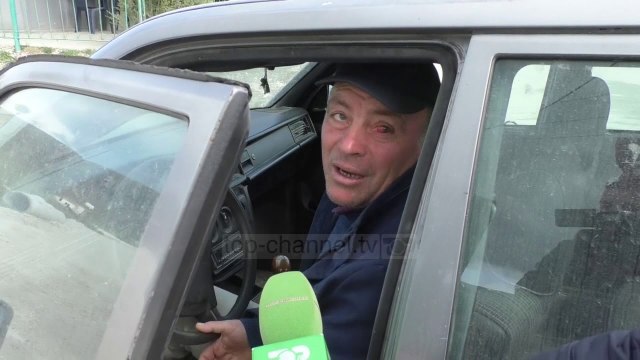 Gropa dhe pluhur në rrugë - Top Channel Albania - News - Lajme