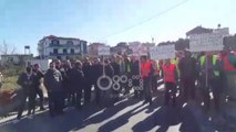 Ora News - Sërish në protestë: Kryeministër zhblloko pagesat e by-passit të Fierit dhe Vlorës