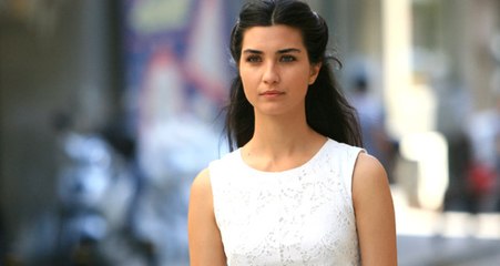 Makyajsız Görüntülenen Tuba Büyüküstün'ün Eski Halinden Eser Yok