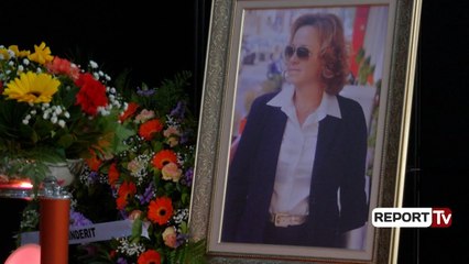 Report TV - Të afërm, miq, kolegë dhe dashamirës i japin lamtumirën e fundit Luzhiana Abazit