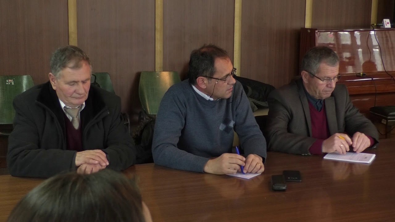 Përfaqësues të MASHT-it mbjanë takim me udhëheqës të shkollave për testin PISA - Lajme