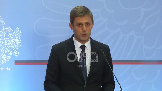 Ora News - Qeveria kalon pr/ligjin: 13 mijë efektivë policie do i nënshtrohen vettingut