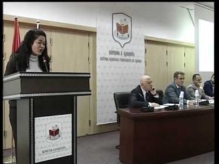 Dafina Syla - Dina përkrah ndërtimin e fushës sintetike të futbollit