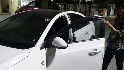 ஜூலியும் கட்சி துவங்கப் போகிறாராம், ரஜினியை முந்திடுவாரோ?- வீடியோ