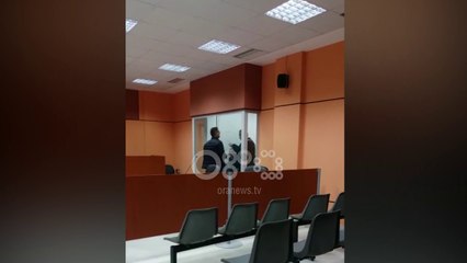 Ora News - Të arrestuarit e operacionit "Porosia" dalin para gykatës, shikoni kush jane