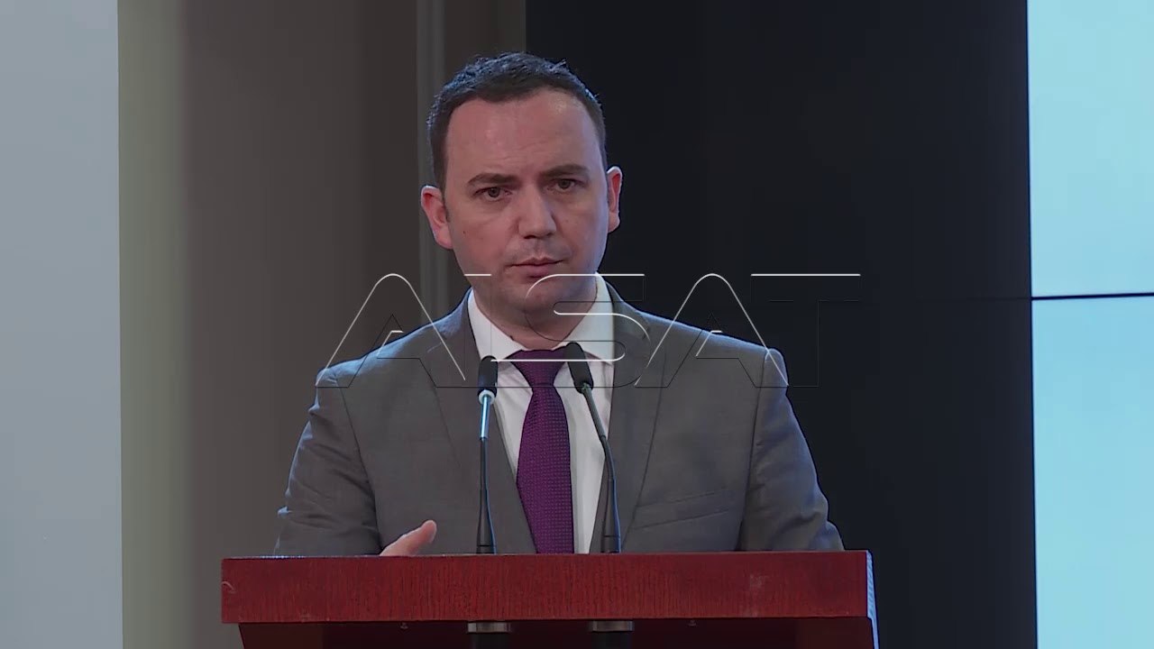 Владата сè уште без стратегија како да го донесе законот за употреба на јазиците