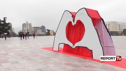 Report TV - Tirana zbukurohet për festën e të dashuruarve