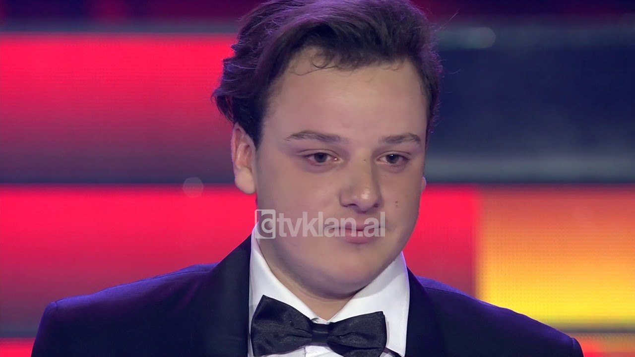 Virtuozet - Xhoiden Dervishi (kanto) - "O sole mio" nga Di Capua & Mazzucchi (Nata 1)