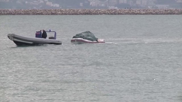 Ora News - Vlorë, kapet gomonia e mbushur me kanabis, dyshohet për 500 kg