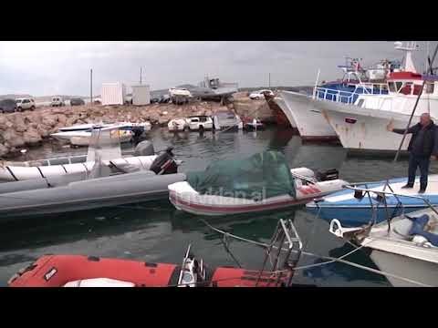 Trafikanteve i ngec makina ne plazhin e Vlores