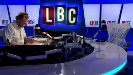 Jamie Oliver Praises Sadiq Khan Over Plans For A TfL Junk Food Ad Ban