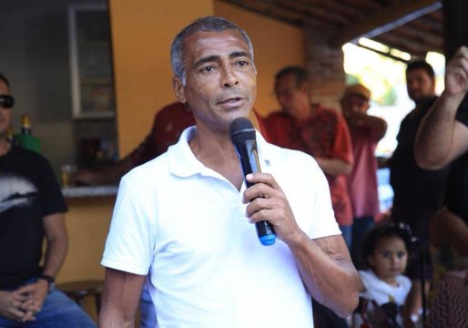 Soccer Hero Turned Politician Urges Brazilian Voters to Download 'Corruption Detector' App