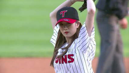 [이브닝] 이 정도면 선수? 각양각색 '시구 열전' / YTN