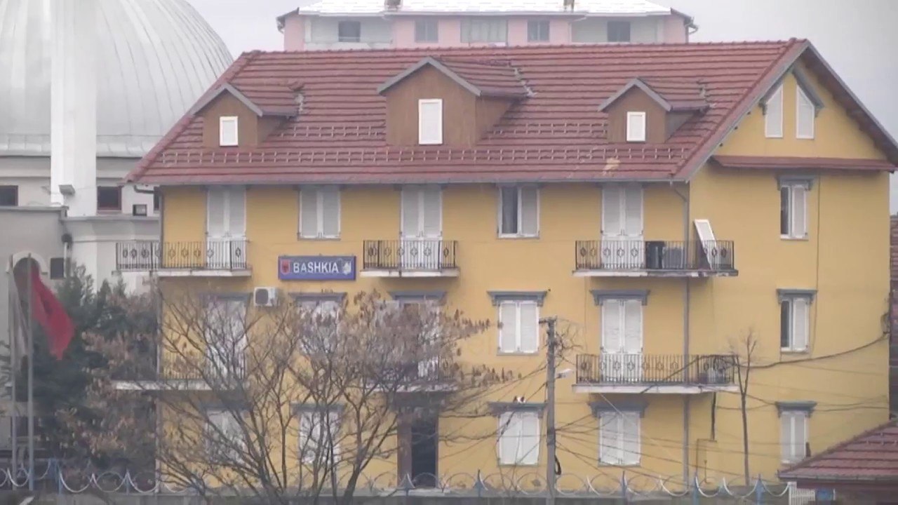 Të përjashtuarit nga ndihma ekonomike - Top Channel Albania - News - Lajme