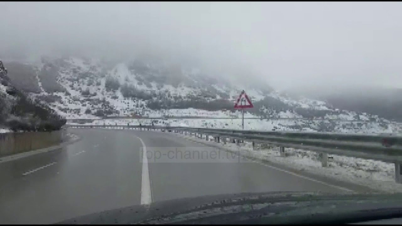 Shi dhe dëborë. Në veri e juglindje ka probleme në rrugë - Top Channel Albania - News - Lajme
