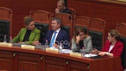 Ora News - Përçahet LSI, 5 deputetë votojnë pro në parim ligjin e bursës së energjisë