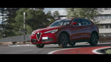 Alfa Romeo Stelvio Quadrifoglio incanta Venezia