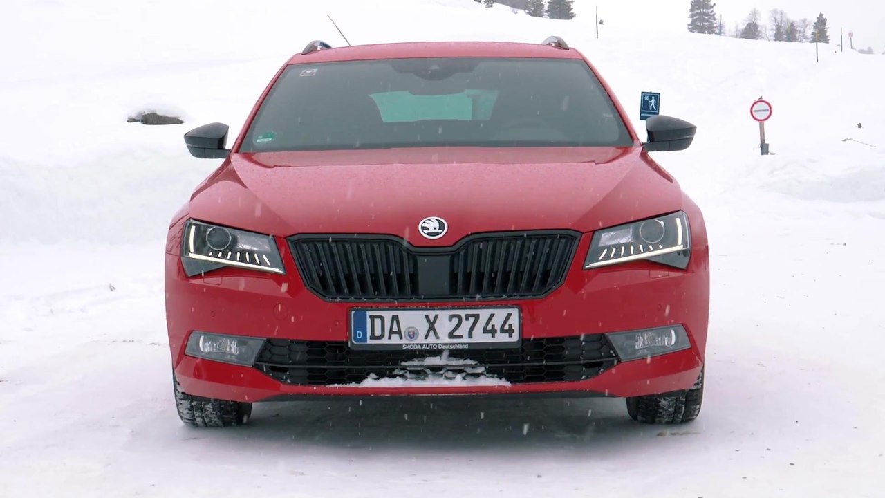 Vergleich - Skoda Superb Combi gegen Audi A6 Avant, Mercedes E-Klasse T-Modell, BMW 5er Touring und Volvo V90