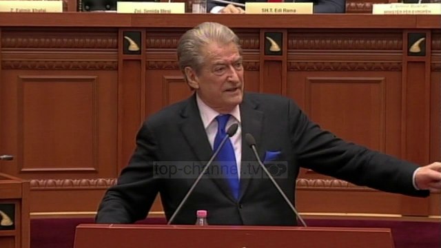 Parlamenti përmes batutave - Top Channel Albania - News - Lajme