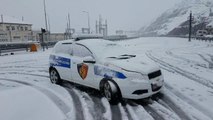Pastrimi i rrugës së kombit, aksidente në ditët me reshje bore - Top Channel Albania - News - Lajme