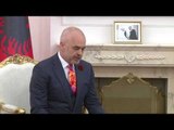 Ora News - Thaçi nderon Ramën me Medaljen Presidenciale: Edi, zë i fuqishëm për Kosovën