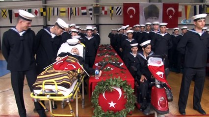 62 engelli genç Bahriyeli olup yemin etti