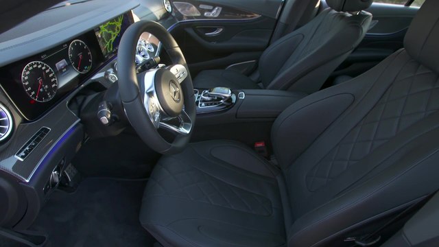 Mercedes-Benz CLS 450 4MATIC in Red metallic Interior Design