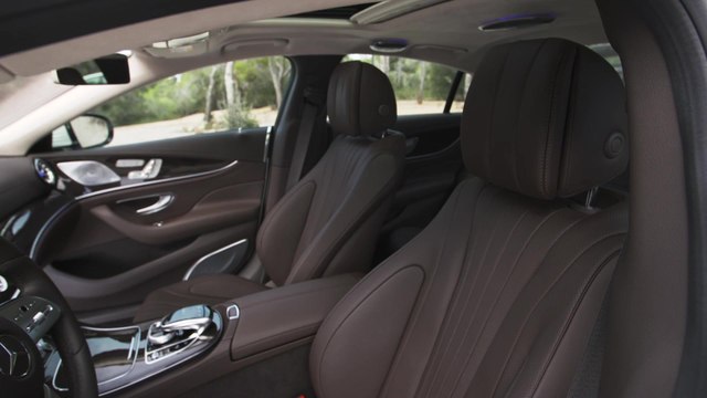 Mercedes-Benz CLS 350 d 4MATIC in White bright Interior Design