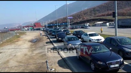 Report TV - Kosovarët “braktisin” festën e pavarësisë, dyndje në kufi